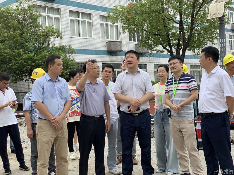 副区长方军一行调研公司“污水零直排”施工现场-向导眷注-杭州萧山水务投资生长有限公司