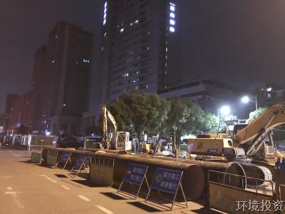 金秋双节“不打烊”，，，，，，投资人奋战工地上&#65281;-项目治理-杭州萧山水务投资生长有限公司
