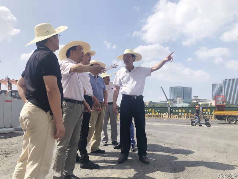 情形集团董事长、总司理韩国华调研金城路刷新提升工程-公司新闻-杭州萧山水务投资生长有限公司