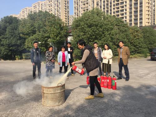 构建消防清静 责任重于泰山 - 77779193永利官网新闻 - 杭州萧山情形集团有限公司