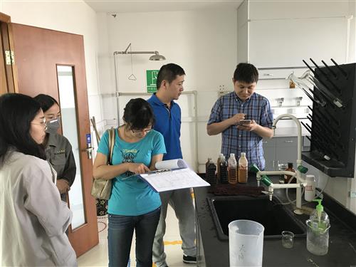 化验操作指导  提升内部治理 - 77779193永利官网新闻 - 杭州萧山情形集团有限公司