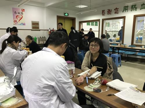 撸起袖子为爱献血  点燃“冬天里的一把火” - 党建园地 - 杭州萧山情形集团有限公司