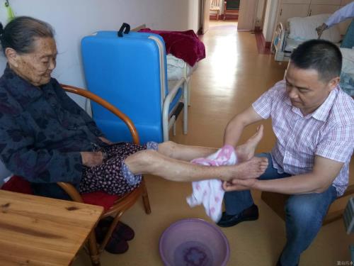 念亲恩，，，传家风&#65073;任岁月流转，，，唯爱稳固 - 党建园地 - 杭州萧山情形集团有限公司
