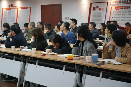 以讲促学 以学促干 集团夜学运动“准时打卡” - 党建园地 - 杭州萧山情形集团有限公司