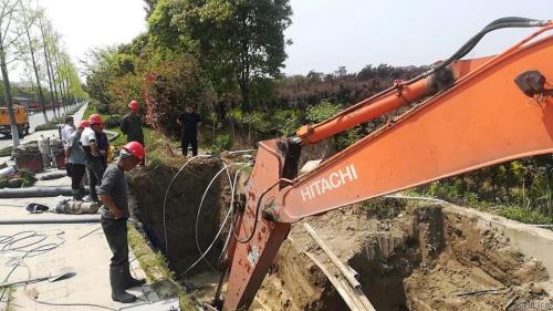 19小时与时间赛跑  DN1200割接使命提前2小时顺遂完成 - 77779193永利官网新闻 - 杭州萧山情形集团有限公司