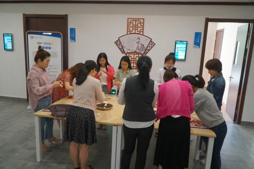 最美全家福 馨香致母爱 ——萧山情形集团各妇女组织开展系列运动庆祝母亲节 - 党建园地 - 杭州萧山情形集团有限公司