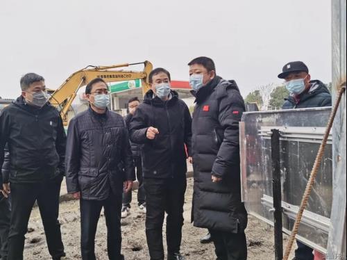 副区长方军检查慰问时代大道DN2600原水管工程 - 77779193永利官网新闻 - 杭州萧山情形集团有限公司